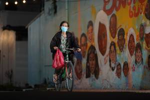 BIB: 6209
                            <button type="button" onclick="openModal(21742210)" class="btn btn-primary btn-sm float-right btn-popup" data-toggle="modal" data-target=".modal-high-quality">
                        <i class="fas fa-shopping-cart"></i> Add to Cart
                    </button>
                                            <button type="button" onclick="isThisMe(21742210, true)" class="btn btn-success btn-sm float-right btn-popup btn-isme hidden" data-toggle="tooltip" data-placement="bottom" title="นี่คือรูปของคุณใช่ไหม คลิกที่นี่เพื่อเอาเข้าอัลบั้ม">
                        <i class="fas fa-plus"></i> Add to album
                    </button>
                    <button type="button" onclick="isThisMe(21742210, false)" class="btn btn-warning btn-sm float-right btn-popup btn-isnotme hidden">
                        <i class="fas fa-ban"></i> Remove from album
                    </button>